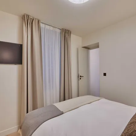 Sublime New Louvre Palais-royal Apartment *